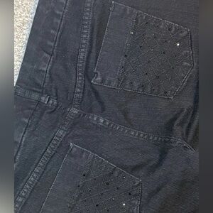 Chicos Platinum Jeans Womens 2.5S 14 L Black
Mid Rise Alannah Cropped 34x24.5